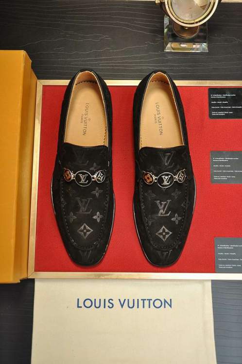 Picture of Louis Vuitton Shoes _SKULVsz38-45mnf045214256